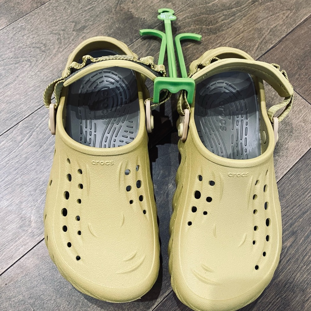Croc echo clog, men size 6, women size 8